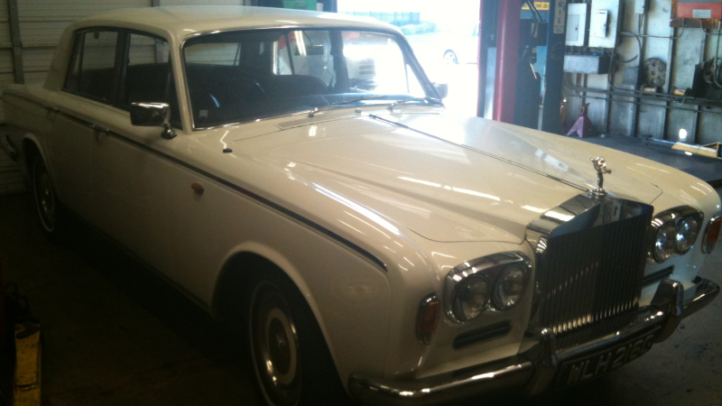 Illustration for article titled This Chevy-Powered '68 Rolls-Royce Is For Ballers On A Budget